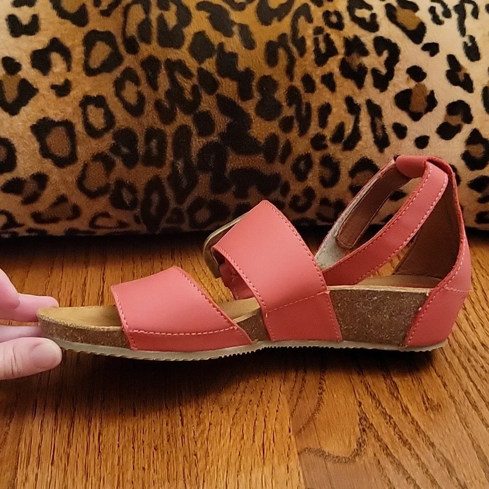 Sergio Tomani | Edina Rojo Sandals in US Size 7.5/European Size 38 - Picture 12 of 16
